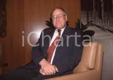 35mm vintage slide* 1990ca Gerard DE LA MARTINIERE manager AXA conferenza (10)