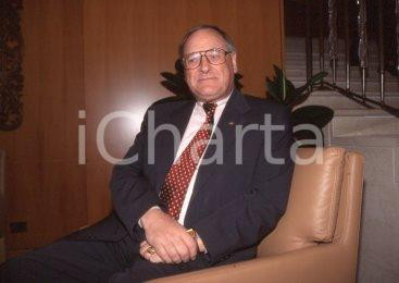 35mm vintage slide* 1990ca Gerard DE LA MARTINIERE manager AXA conferenza (11)