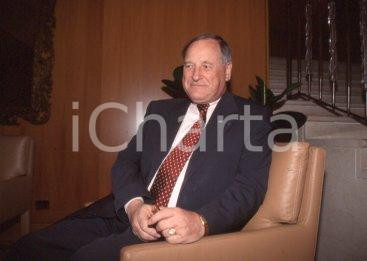 35mm vintage slide* 1990ca Gerard DE LA MARTINIERE manager AXA conferenza (12)