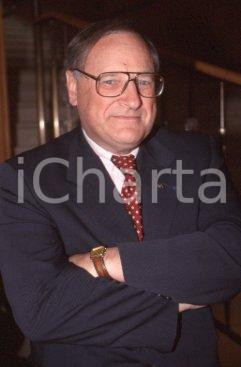 35mm vintage slide* 1990ca Gerard DE LA MARTINIERE manager AXA conferenza (20)