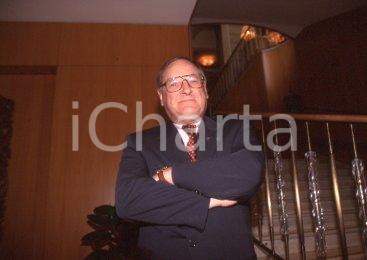 35mm vintage slide* 1990ca Gerard DE LA MARTINIERE manager AXA conferenza (21)