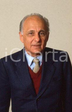 35mm vintage slide* 1990ca EDITORIA Livio GARZANTI ritratto nel suo studio (4)