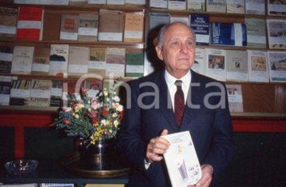 35mm vintage slide* 1990 MILANO Livio GARZANTI presenta La fiera navigante (9)