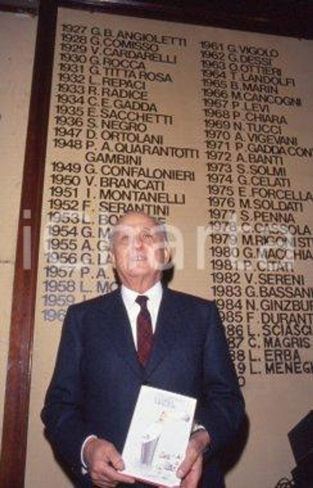 35mm vintage slide* 1990 MILANO Livio GARZANTI presenta La fiera navigante (10)