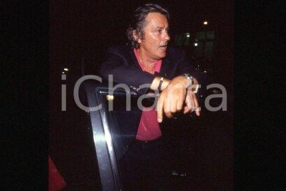35mm vintage slide* 1990 ca TORINO (?) Alain DELON scende dall'auto (2)