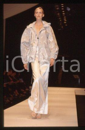 35mm vintage slide* 1995 ca FASHION Show Model Nadia AVERMANN on the podium (10)