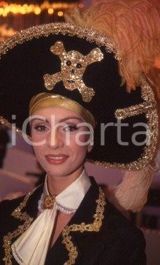 35mm vintage slide* 1995ca RAI Corinne BONUGLIA sul set (17)