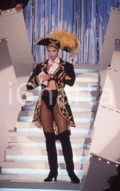 35mm vintage slide* 1995ca RAI Corinne BONUGLIA sul set (19)