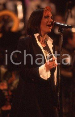 35mm vintage slide* 1990ca Daniela CARELLI durante un'esibizione (2)