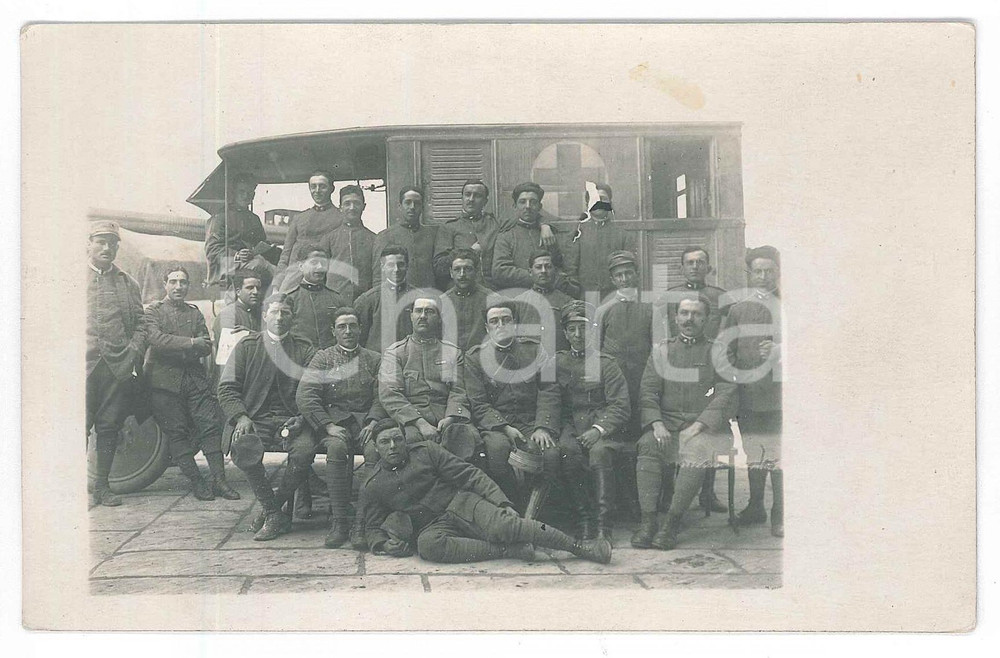 1917 WW1 Area di TRIESTE - Ufficiali italiani e camionetta infermeria *Foto 14x9
