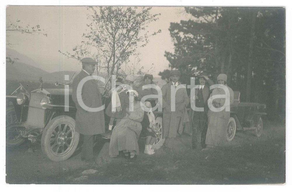 1923 Area di TRIESTE Ritratto di famiglia con automobili *Foto 14x9 cm