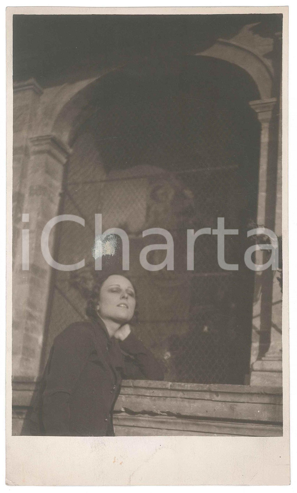 1928 ASSISI Chiesa di S. Francesco - Autoritratto di donna *Foto 13x22 cm