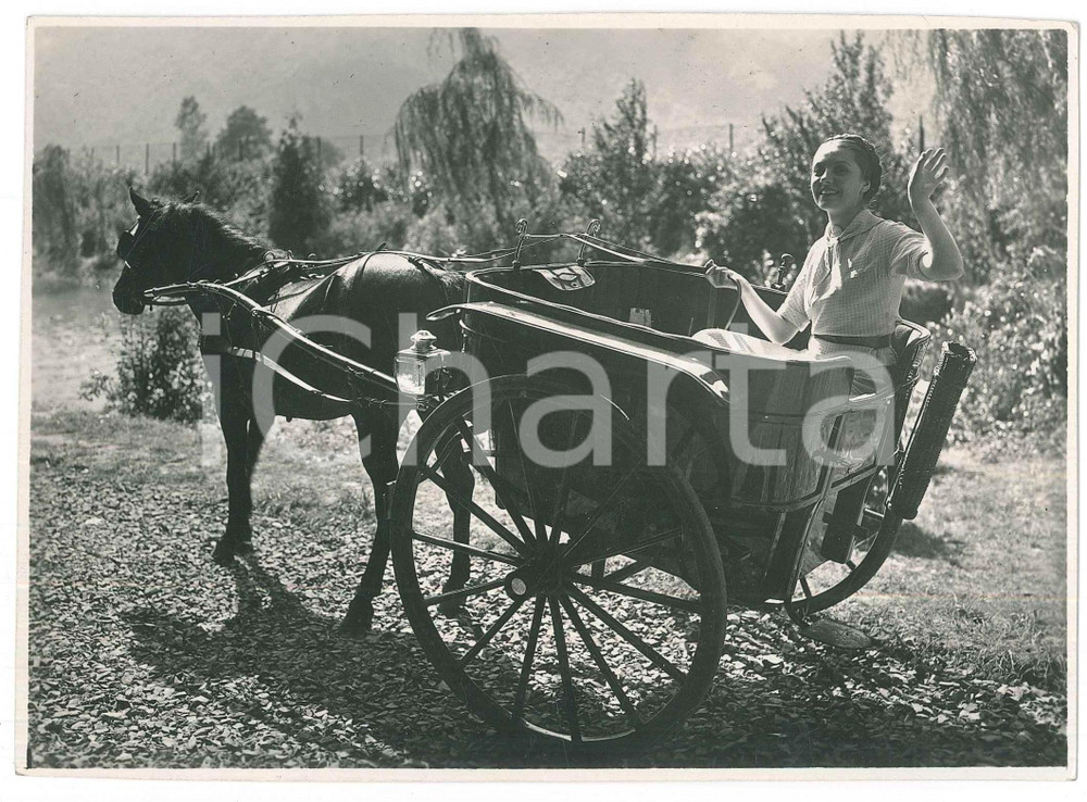 1935 ca s. l. ITALIA Ritratto di attrice in calesse *Fotografia FANTI 18x13 cm