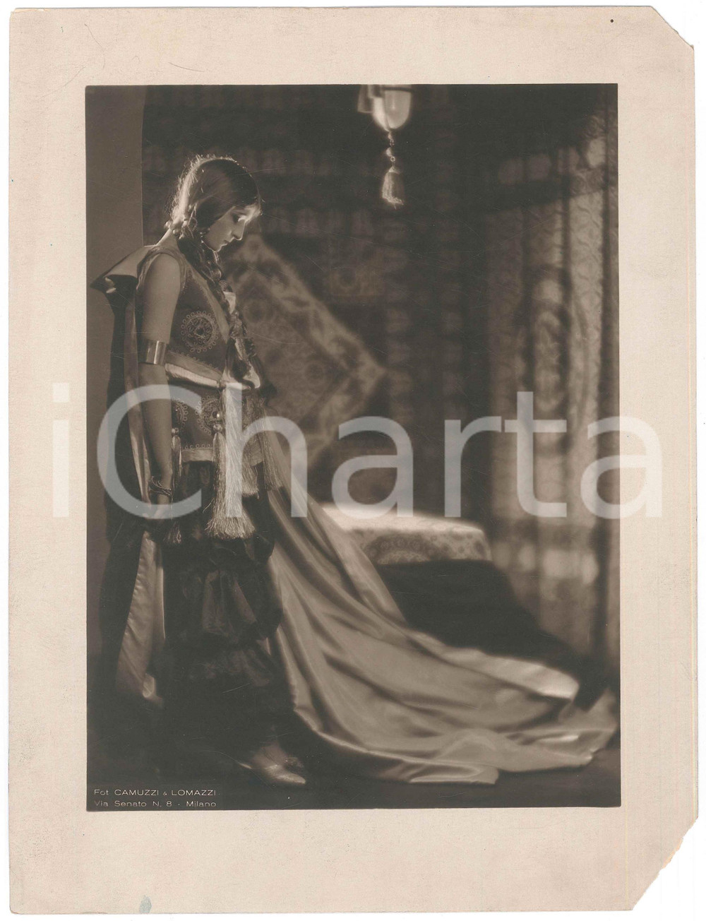 1925 ca CINEMA Attrice in costume etnico - Foto CAMUZZI & LOMAZZI 21x27 cm