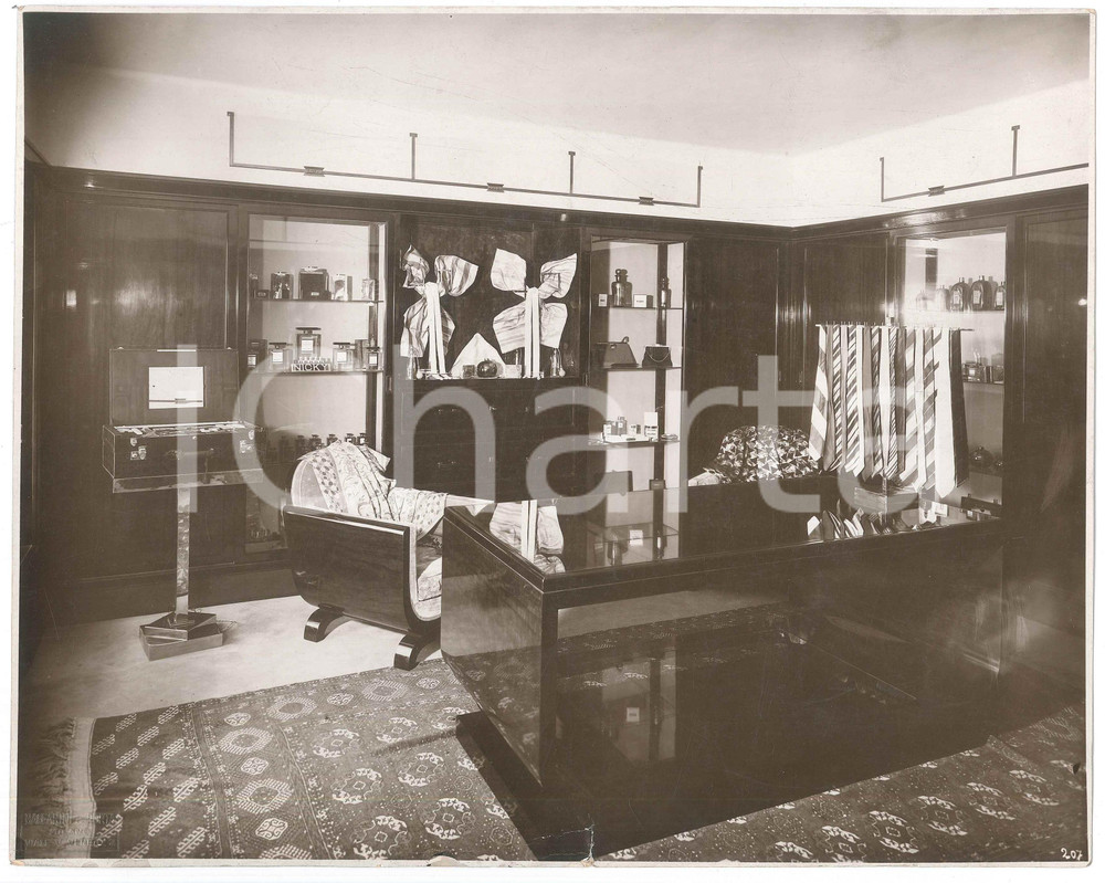 1930 ca MILANO Interno di negozio - Profumi NICKY - Cravatte *Foto BACCARINI