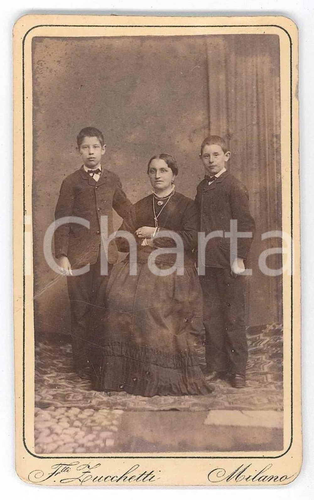1890 ca MILANO Madre con i due figli - Ritratto - Foto F.lli ZUCCHETTI CDV