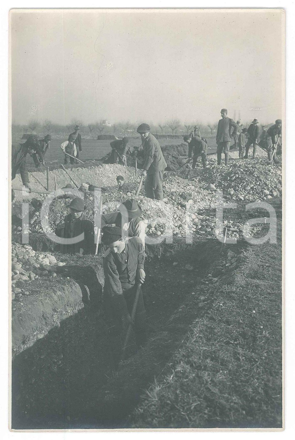 1917 (?) WW1 Area di VICENZA - Costruzione trincee lungo il fiume ASTICO *Foto