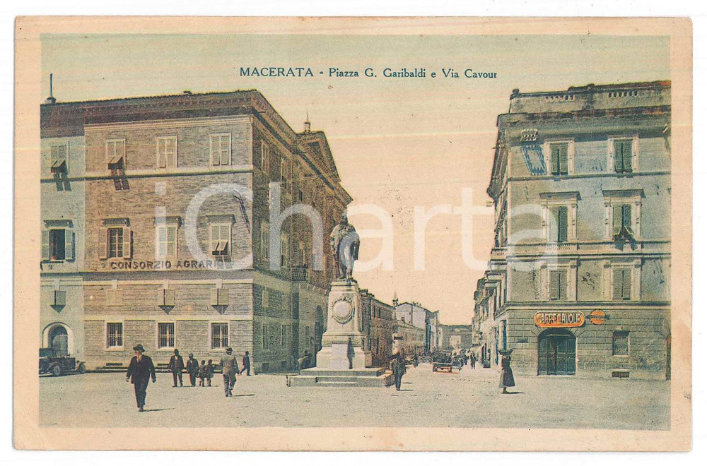 1930 MACERATA Piazza G. Garibaldi e via Cavour - Cartolina ANIMATA FP VG