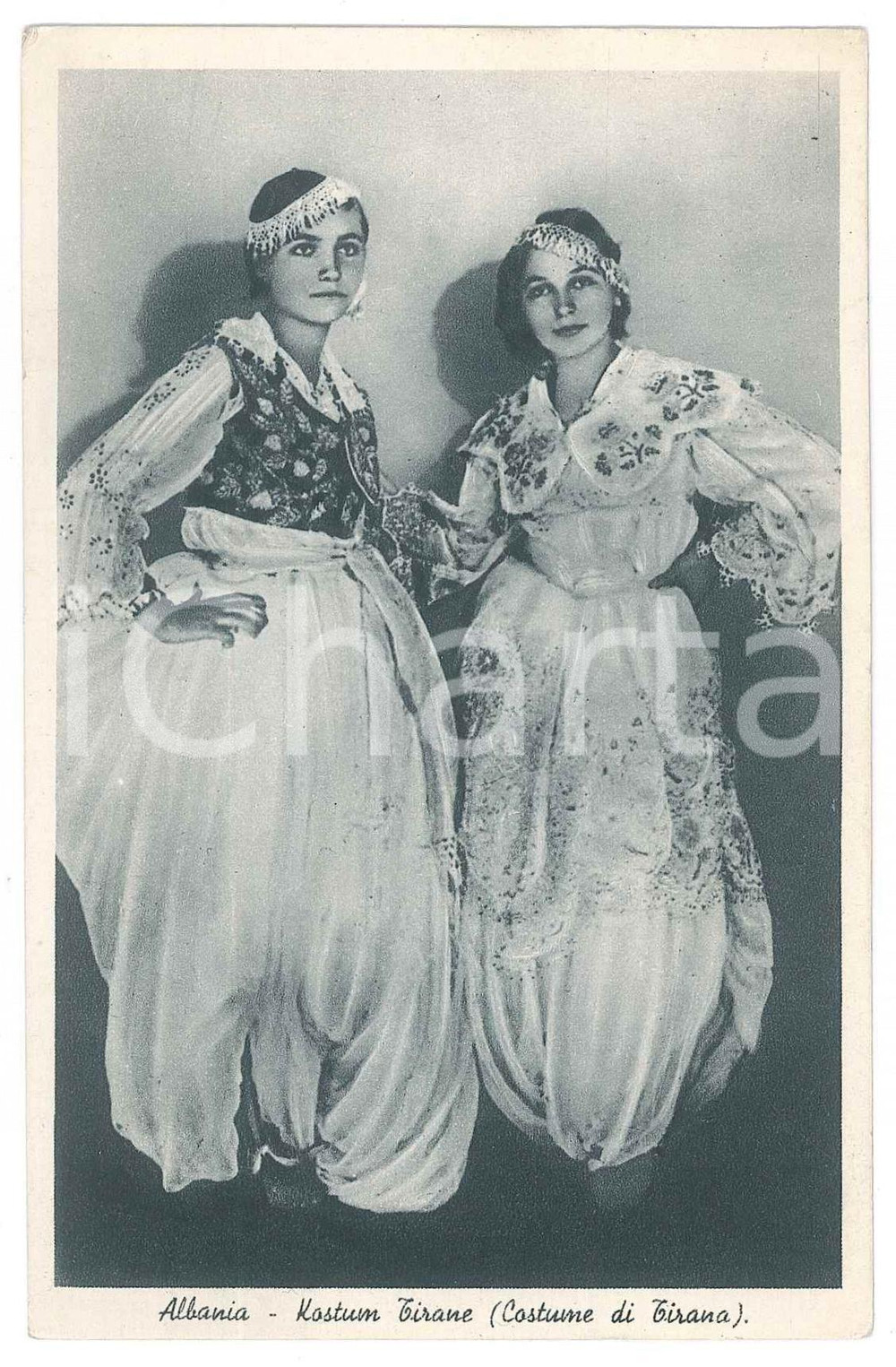 1941 TIRANA (ALBANIA) Costumi - Donne *Cartolina FOLKLORE FP VG