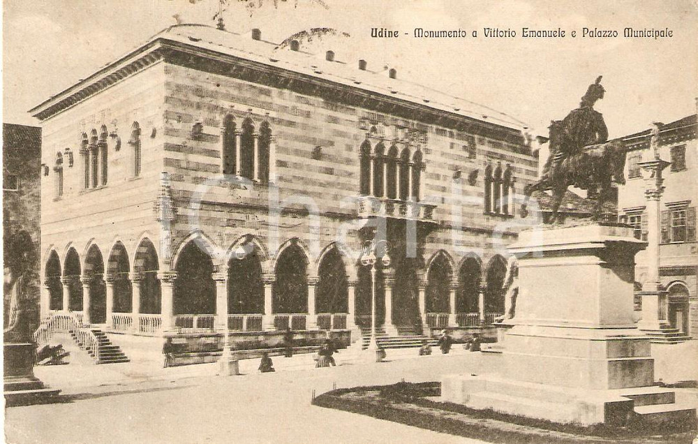 Cartolina originale da collezione 1915 UDINE Monumento a Vittorio Emanuele e Palazzo Municipale Cartolina FP VG 1