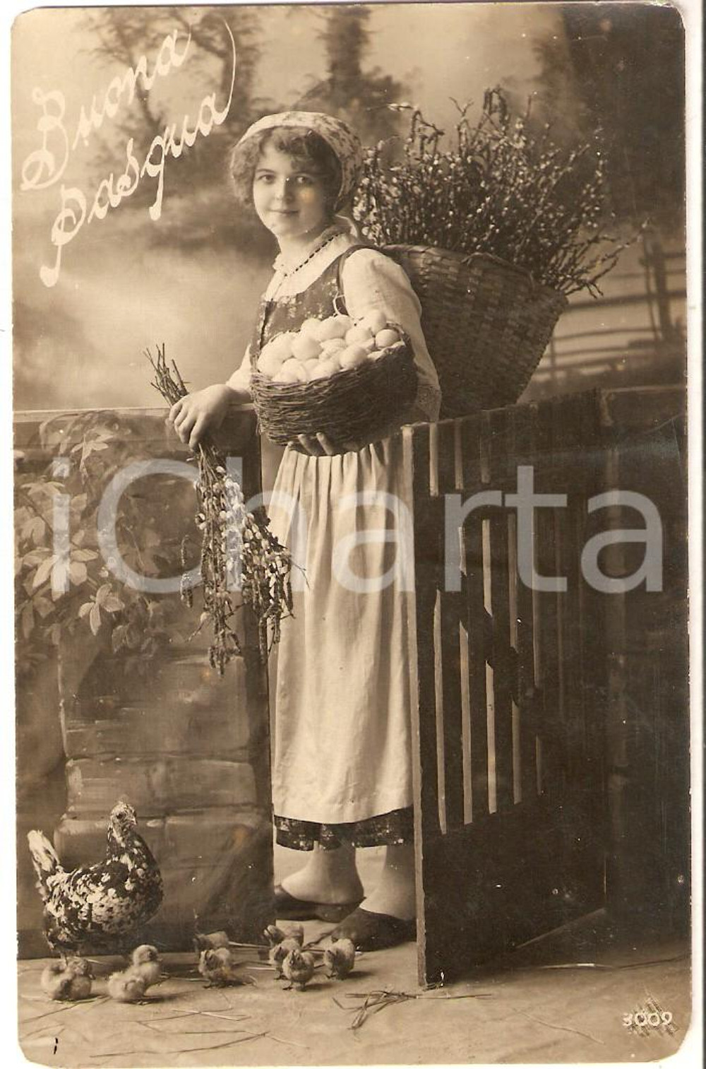 Cartolina originale da collezione 1919 BUONA PASQUA Donna con gerla e cesta con uova Cartolina FP VG 1