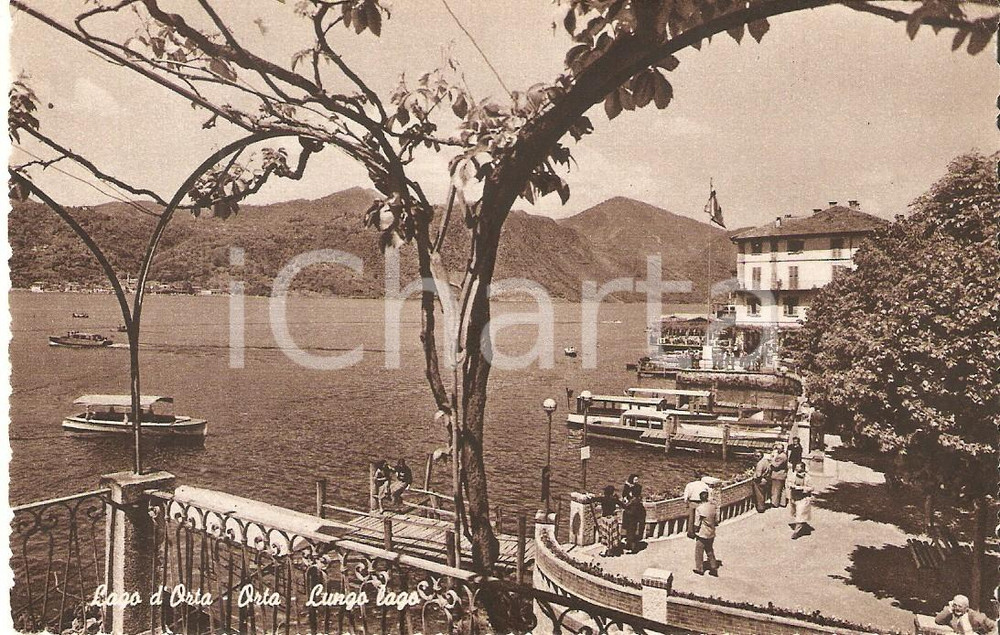 Cartolina originale da collezione 1950 ca ORTA SAN GIULIO NO Turisti sul lungo lago Cartolina FP VG 1