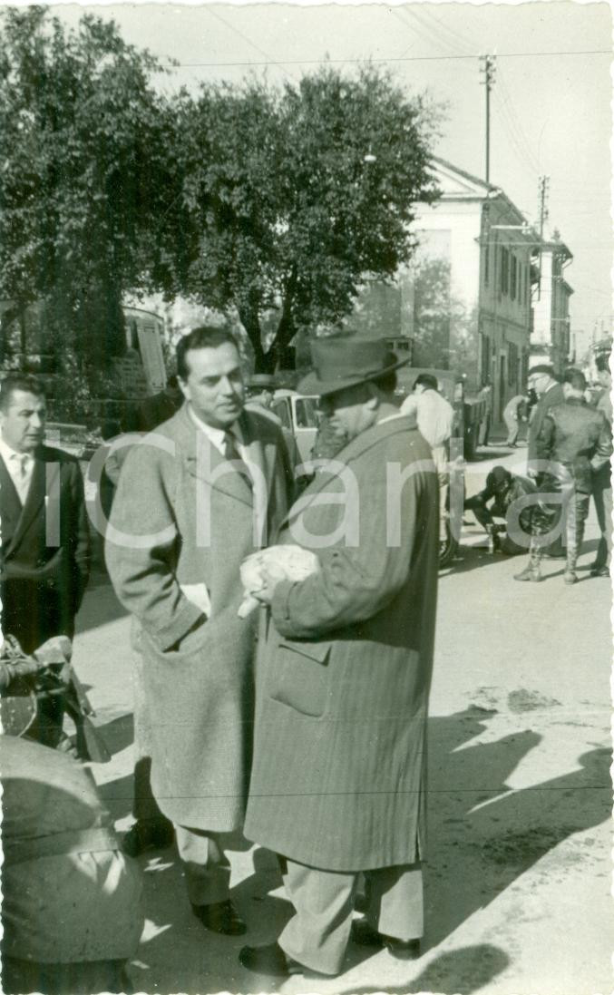 Fotografia d epoca originale 1954 GRAVELLONA LOMELLINA PV Preparativi gara regolarità Trofeo FMI ? Foto 1