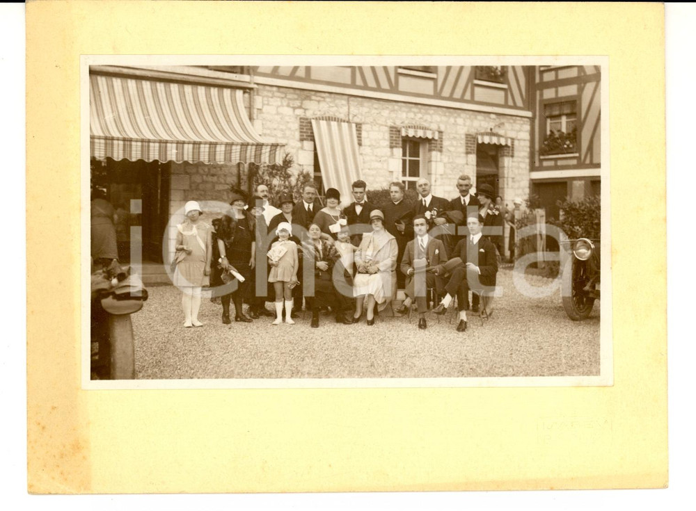 Fotografia d epoca originale 1920 ca VERNON Famille au restaurant LA TOUR DE CLAIRE chez Jean DAGNINO Photo 1