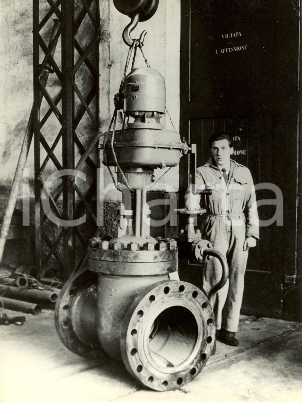 Fotografia d epoca originale 1954 RHO  MILANO Ditta Ing. V.FACHINI  Motoriduttore verticale FOTOGRAFIA 1