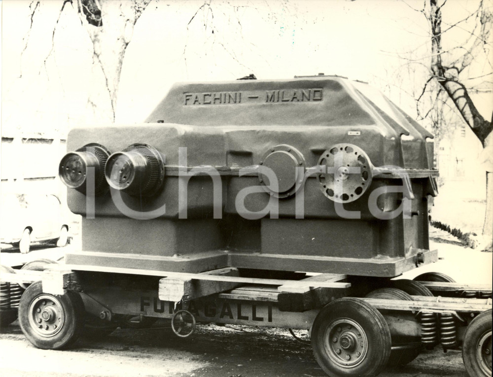 Fotografia d epoca originale 1960 RHO  MILANO Ditta Ing.V.FACHINI Mescolatore gomma carrello FUMAGALLI FOTO 1