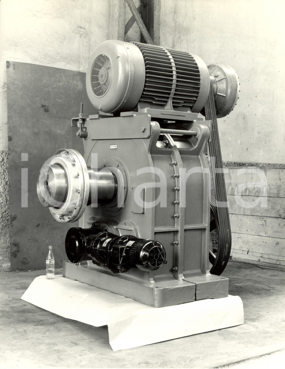 Fotografia d epoca originale 1971 RHO  MILANO Ditta Ing. V. FACHINI  Macchinari elevatori cemento FOTO 1