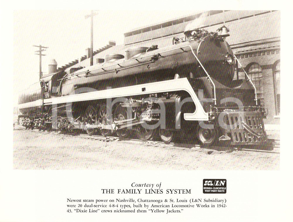 Fotografia d epoca originale 1970 ca USA Family Lines System DIXIE LINE Yellow Jackets at the station Photo 1