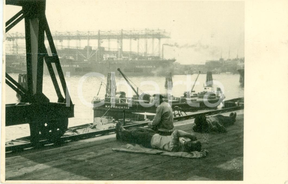 Cartolina originale da collezione 1940 WIEN O Marinai riposano al porto fluviale VULCANDOCK II Cartolina FP VG 1