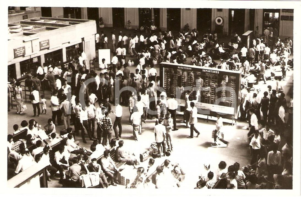Fotografia d epoca originale 1975 ca BANGKOK THAILAND Railways Station HUA LAMPHONG Departures Photo 1