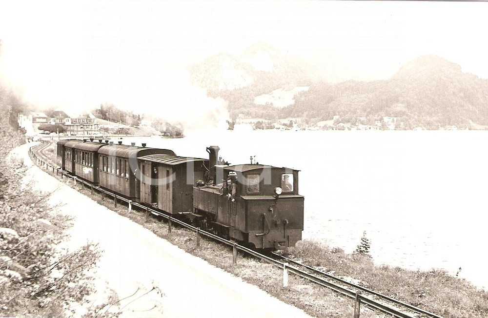 Cartolina originale da collezione 1970 ca LUEG AUSTRIA Salzkammergut SKGLB Treno 12 costeggia WOLFGANGSEE FP NV 1