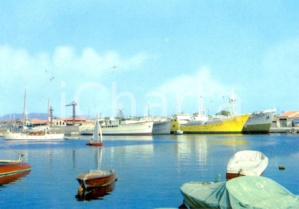 Cartolina originale da collezione 1966 VIAREGGIO LU Veduta della Darsena  IMBARCAZIONI Cartolina animata FG VG 1