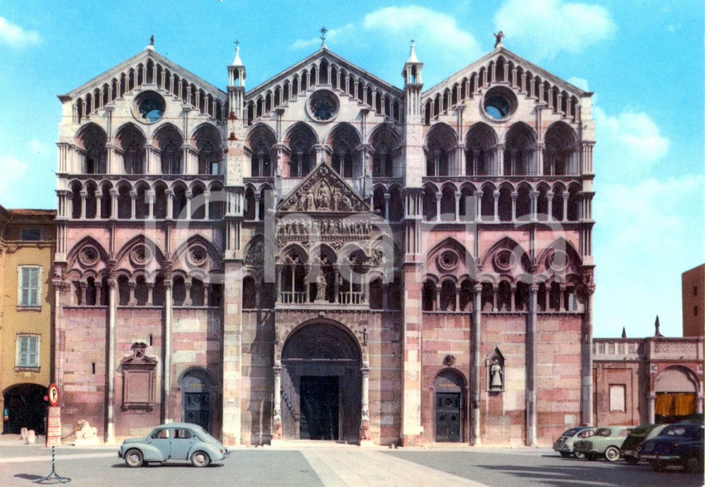 Cartolina originale da collezione 1968 FERRARA Piazza della CATTEDRALE con MAGGIOLONE Cartolina VINTAGE FG VG 1
