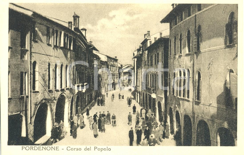 Cartolina originale da collezione 1951 ca PORDENONE Veduta di CORSO DEL POPOLO Cartolina animata FP NV 1