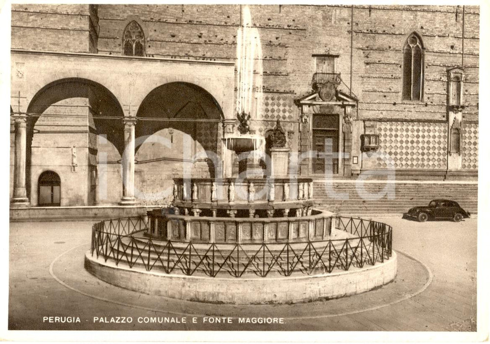 Cartolina originale da collezione 1941 PERUGIA Vista Palazzo Comunale  Fonte Maggiore Cartolina animata FG VG 1