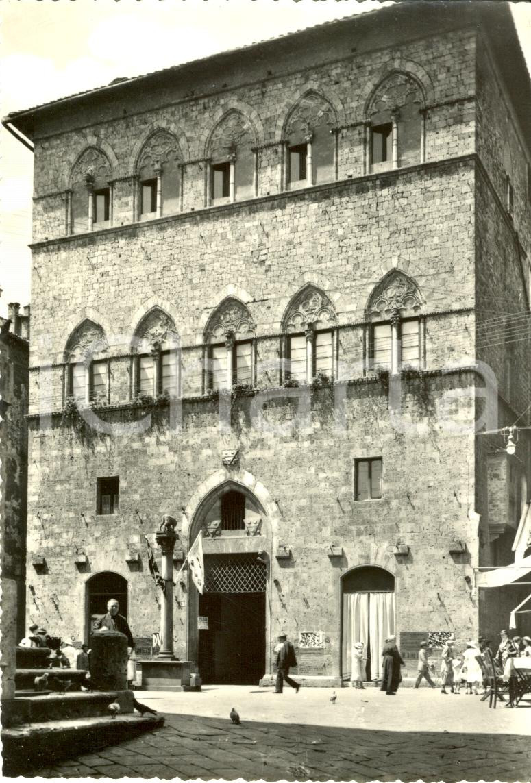 Cartolina originale da collezione 1950 ca SIENA Vista della facciata PALAZZO TOLOMEI Cartolina animata FG NV 1