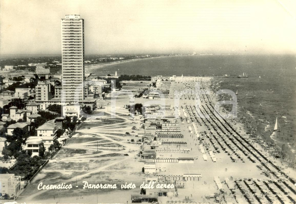 Cartolina originale da collezione 1961 CESENATICO FC Panorama visto dall aereo SPIAGGIA Cartolina animata FG VG 1