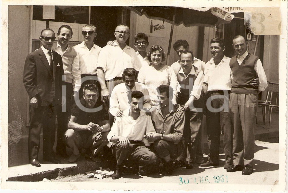 Fotografia d epoca originale 1961 OSPITALETTO DI CORMANO 3° Coppa ALDO RIVA Foto di gruppo Pubblico CICLISMO 1