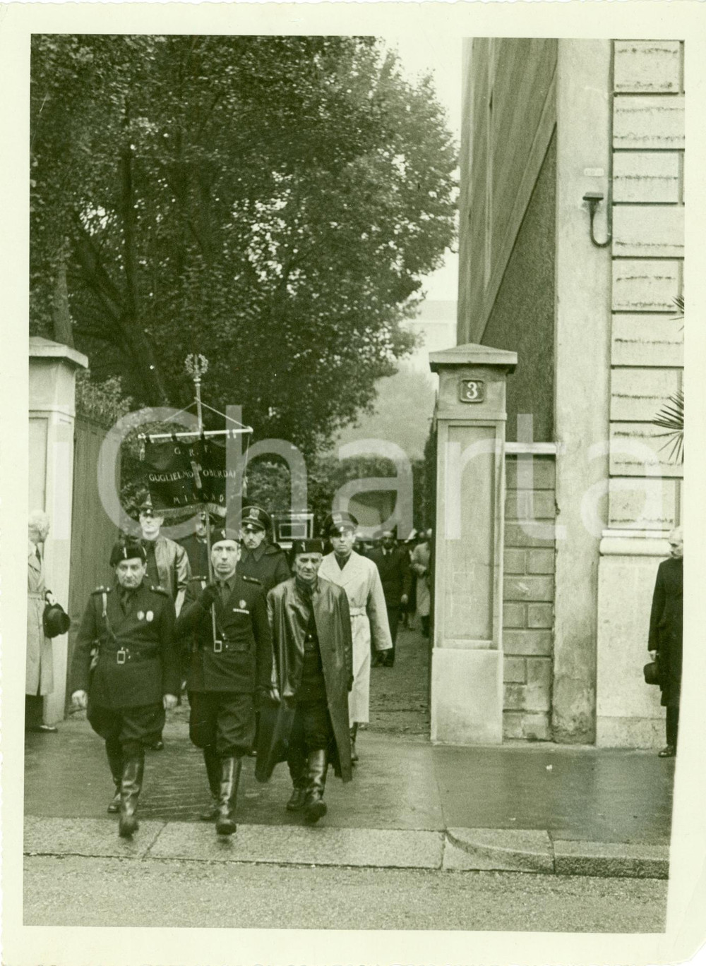 Fotografia d epoca originale 1935 ca MILANO Corteo funebre G.R. Guglielmo OBERDAN Gruppo fascista Foto 1
