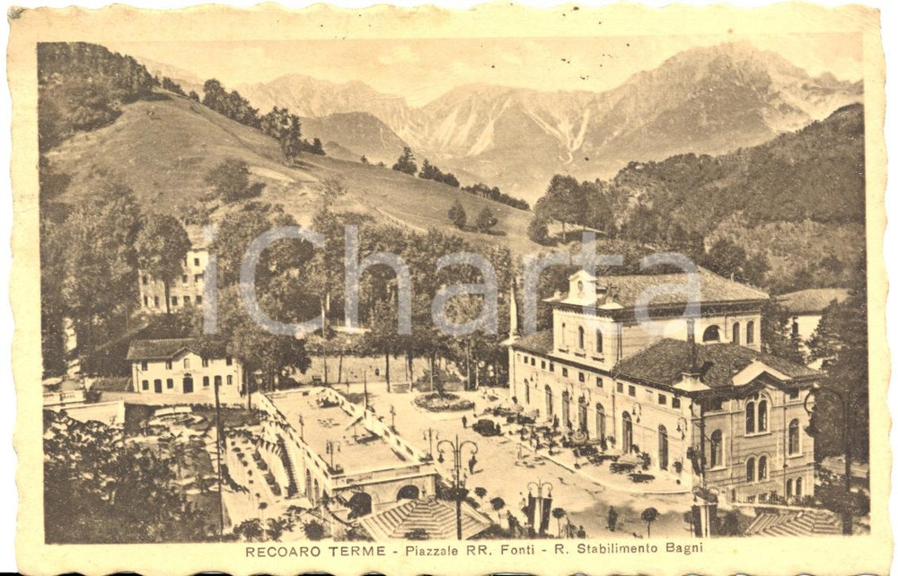 Cartolina originale da collezione 1940 RECOARO TERME VI Stabilmento balneare in piazza REGIE FONTI FP VG 1
