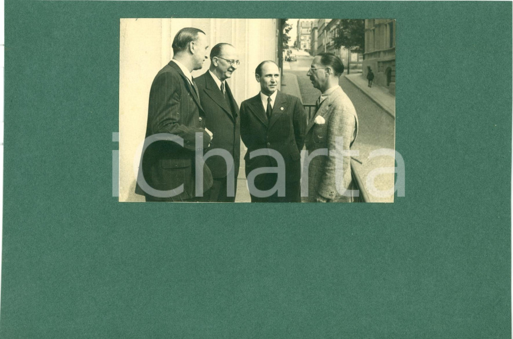 Fotografia d epoca originale 1940 REICHENBERG Fulvio SUVICH visita dirigenti RAS  Foto 1 1