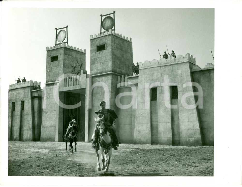 Fotografia d epoca originale 1952 LA REGINA DI SABA Foto scenografia Fortezza ebraica 1