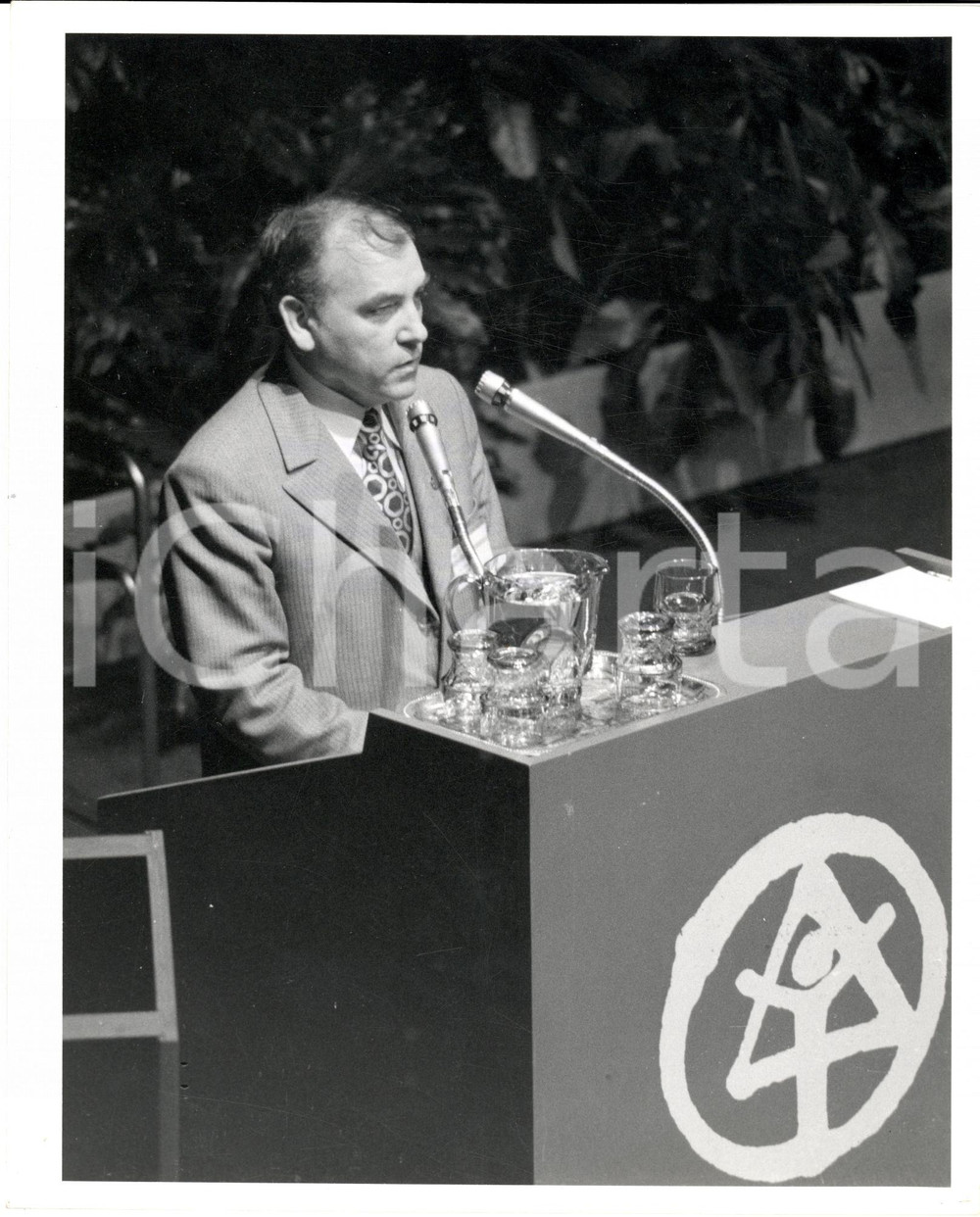 Fotografia d epoca originale 1976 VANCOUVER CANADA Dusan ILIJEVIC at UN Conference on human settlements 1