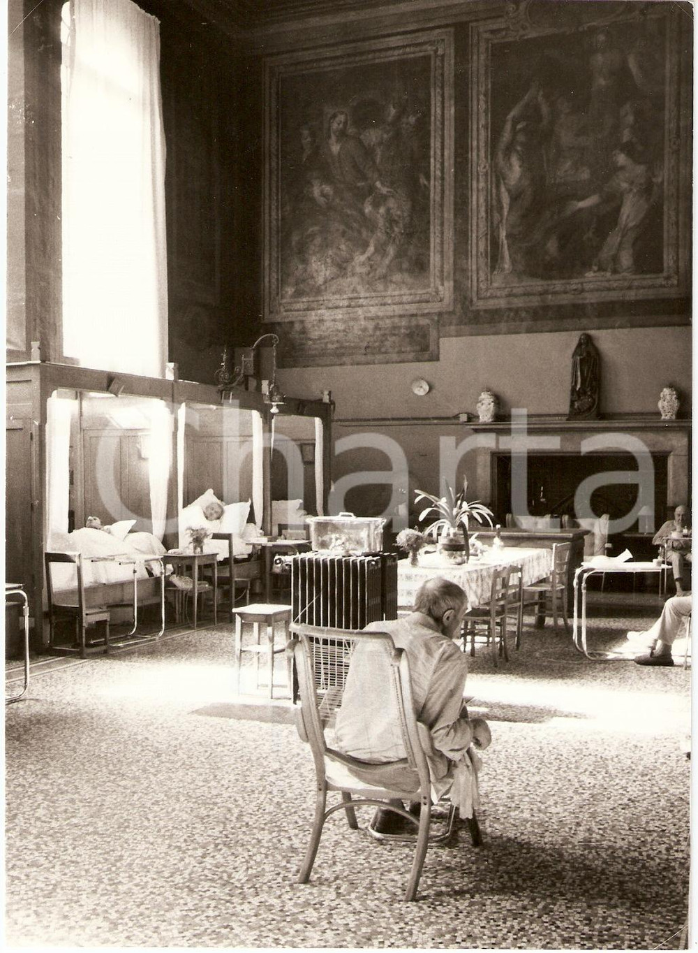 Fotografia d epoca originale 1982 FRANCE An hospice in an old building WHO photo GERIATRICS 1