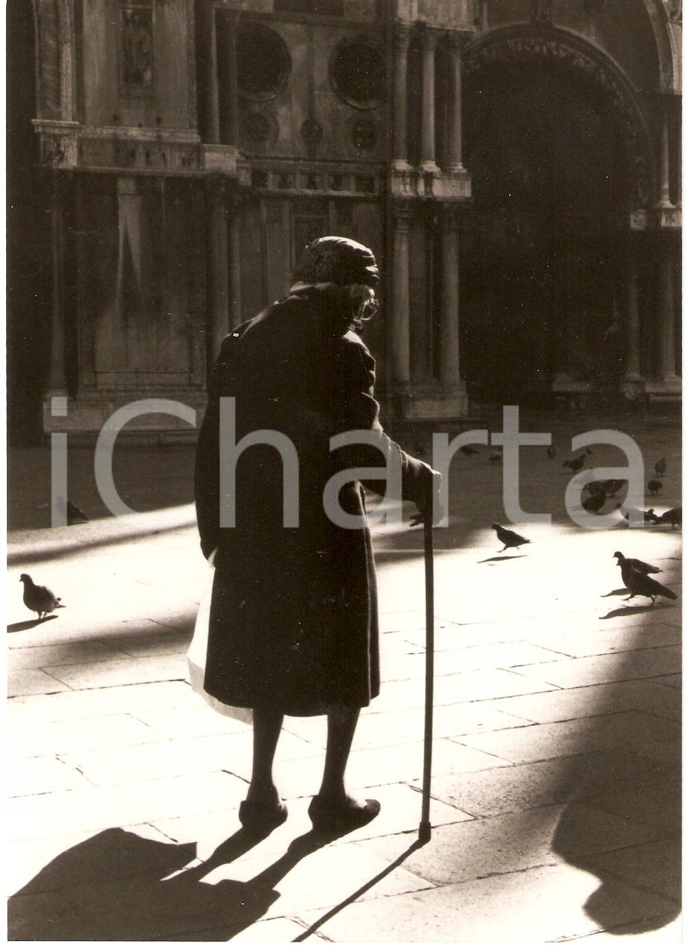 Fotografia d epoca originale 1985 VENEZIA ? Old age must be a rewarding period WHO photo GERIATRICS 1