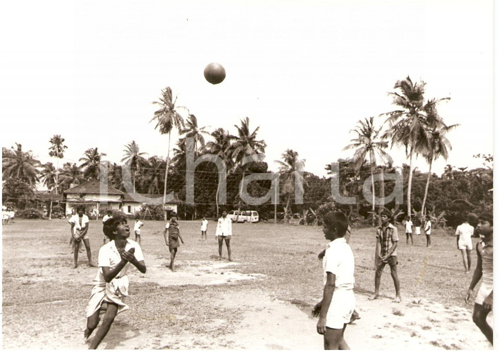 Fotografia d epoca originale 1989 WHO PHOTO Sports prevent young people from alcohol and drug Foto L. TAYLOR 1